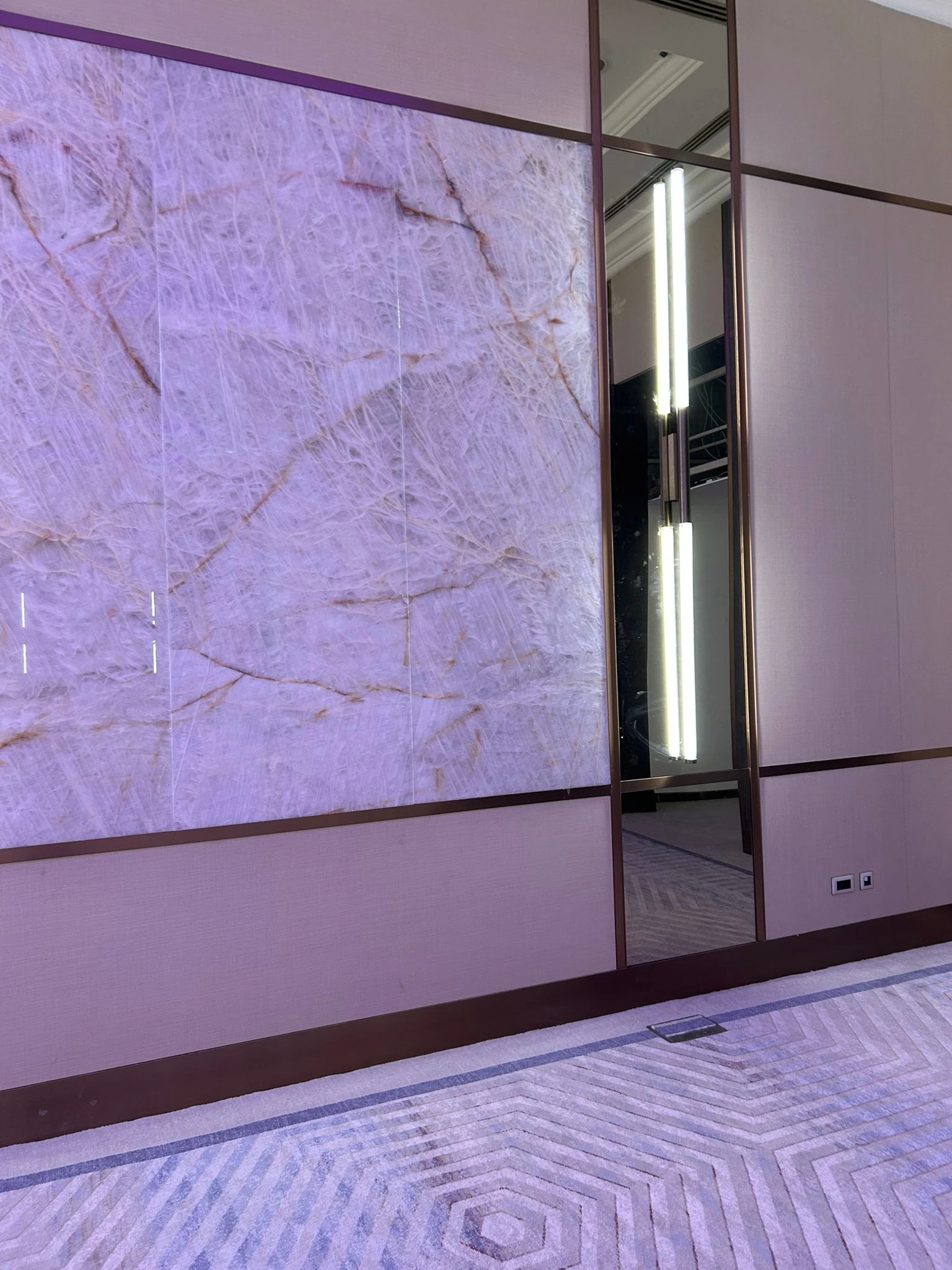 Nameštaj po meri – zidne obloge i pregradna vrata u Hyatt Regency Belgradeu, prikaz 4