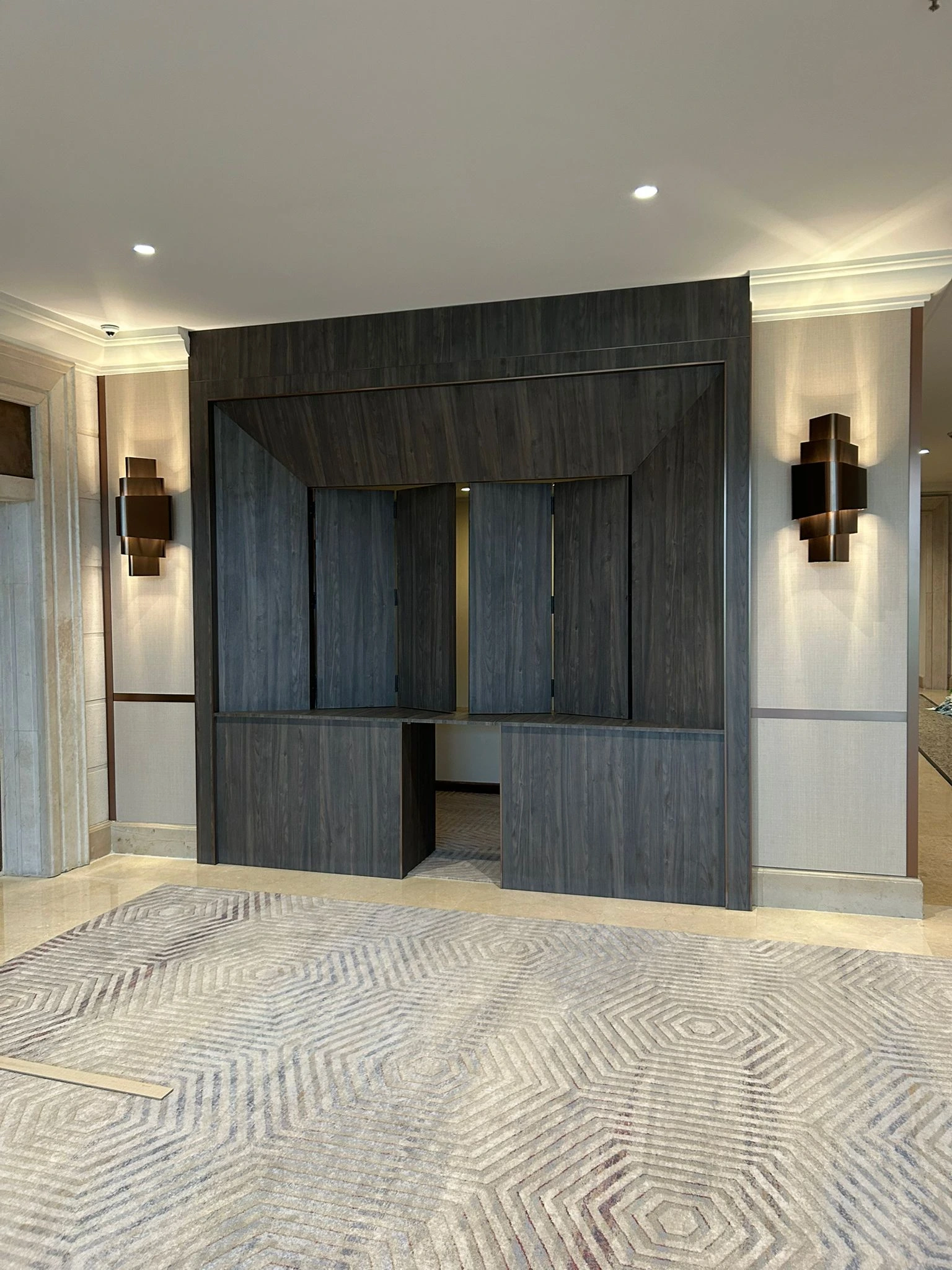 Nameštaj po meri – zidne obloge i pregradna vrata u Hyatt Regency Belgradeu, prikaz 9