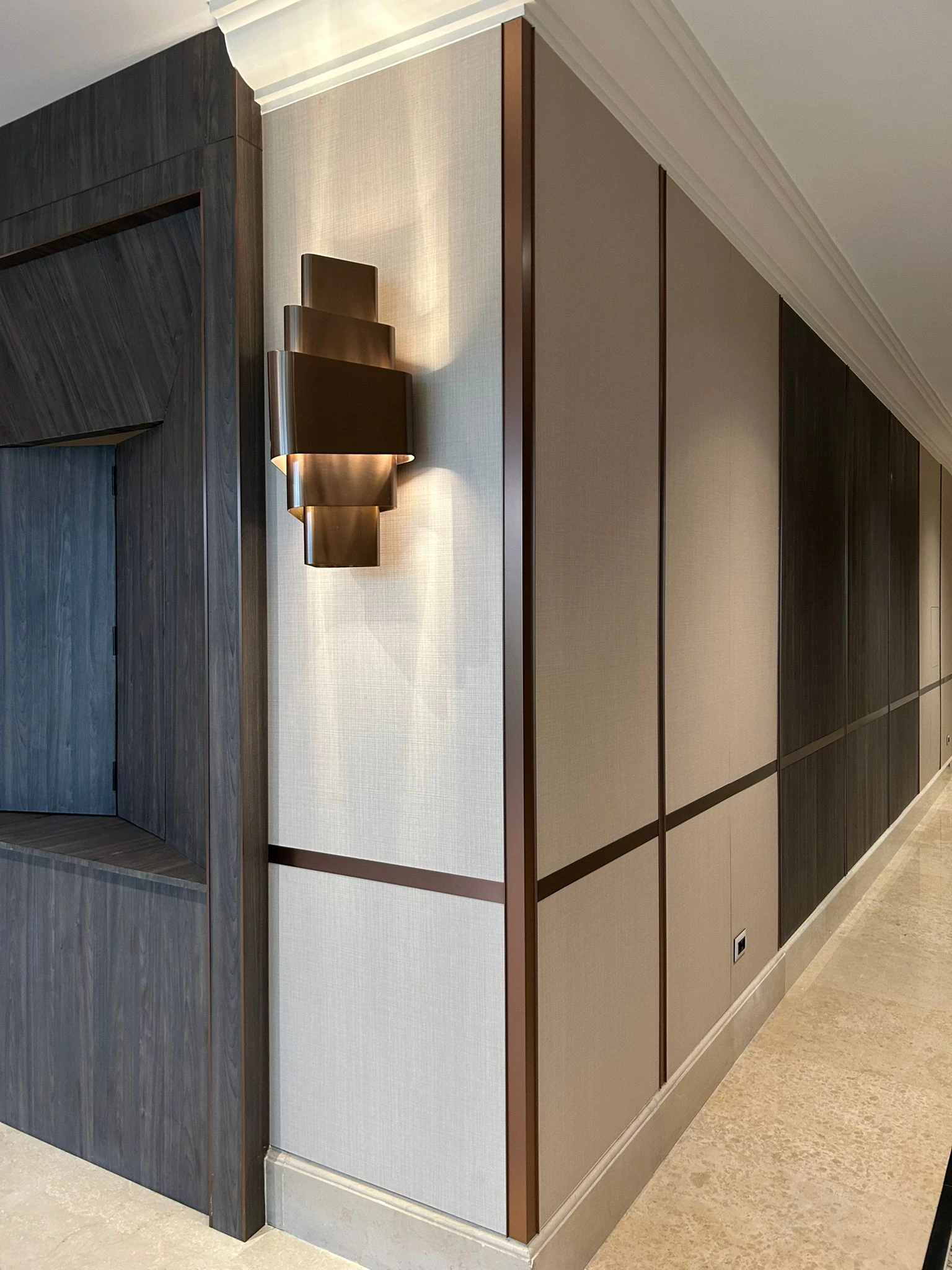 Nameštaj po meri – zidne obloge i pregradna vrata u Hyatt Regency Belgradeu, prikaz 10