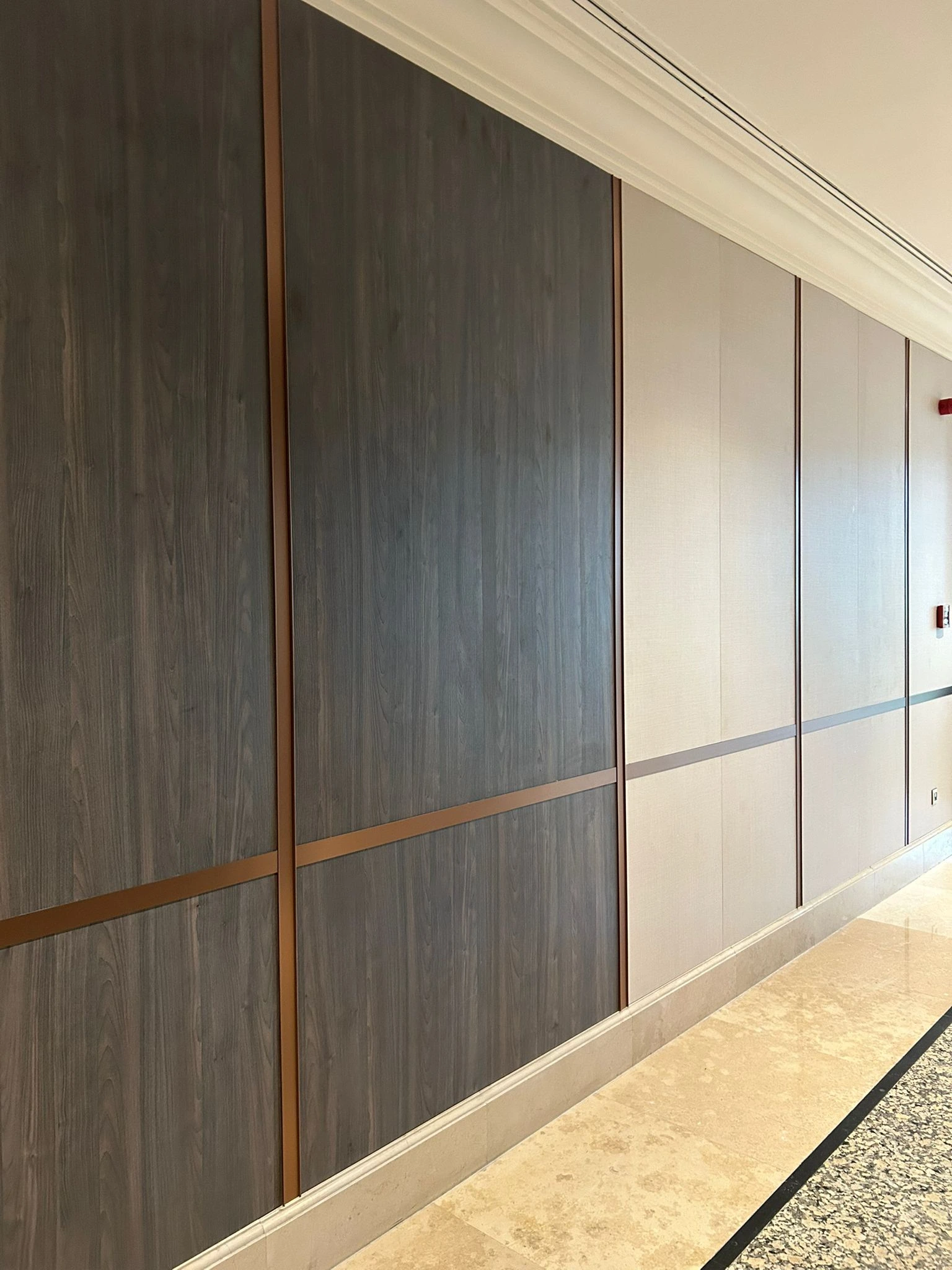 Nameštaj po meri – zidne obloge i pregradna vrata u Hyatt Regency Belgradeu, prikaz 11