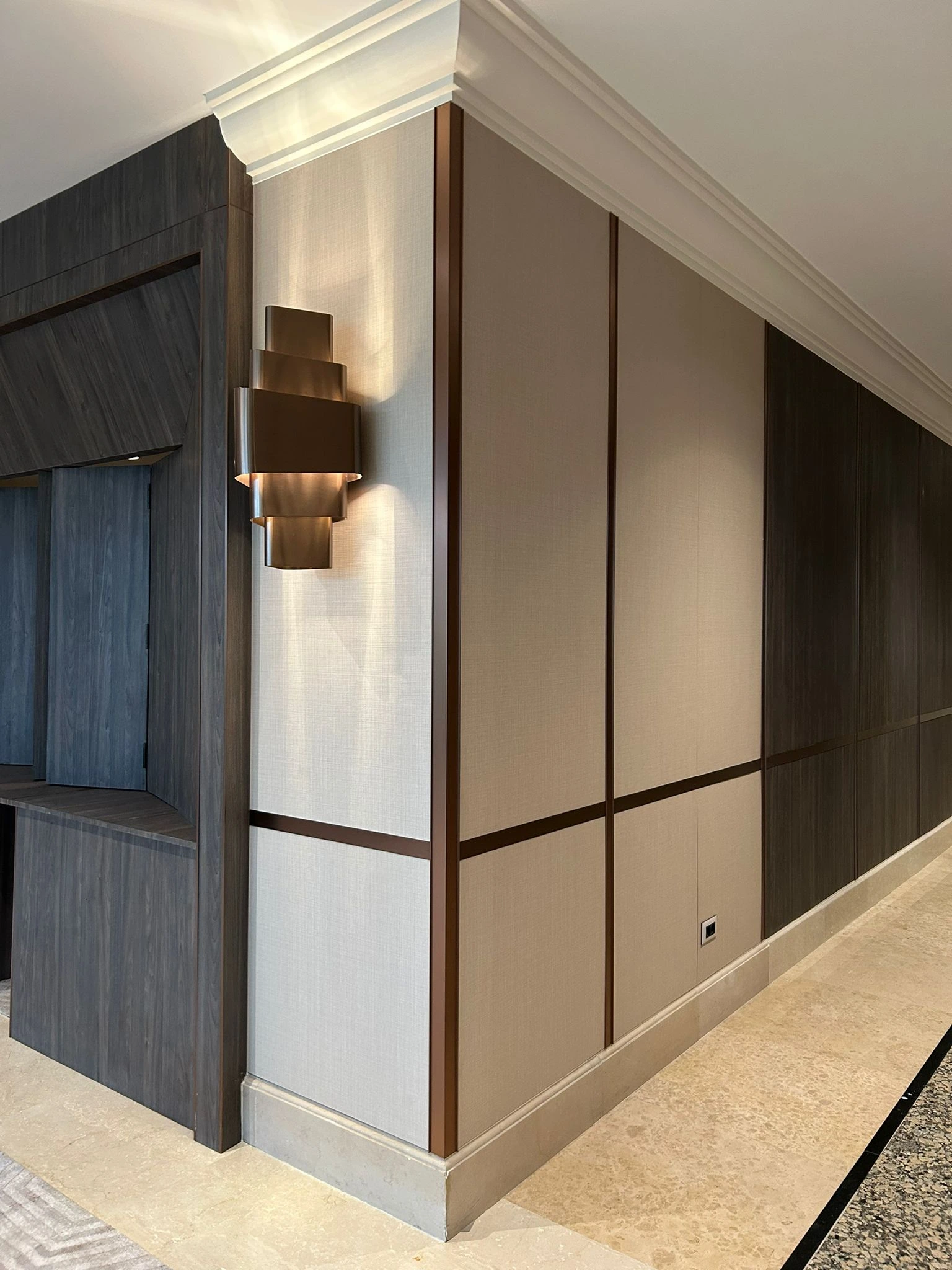 Nameštaj po meri – zidne obloge i pregradna vrata u Hyatt Regency Belgradeu, prikaz 13