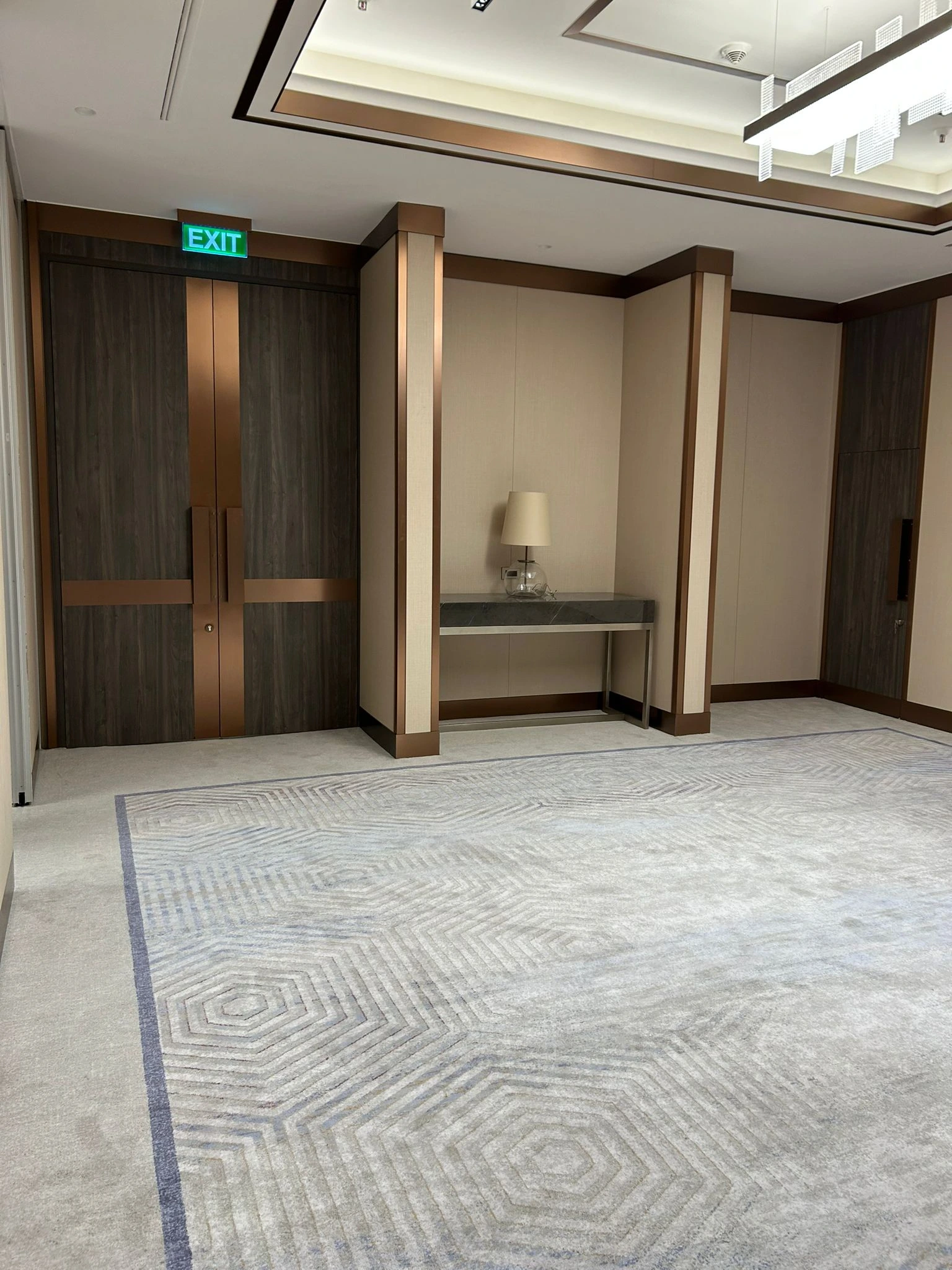 Nameštaj po meri – zidne obloge i pregradna vrata u Hyatt Regency Belgradeu, prikaz 36
