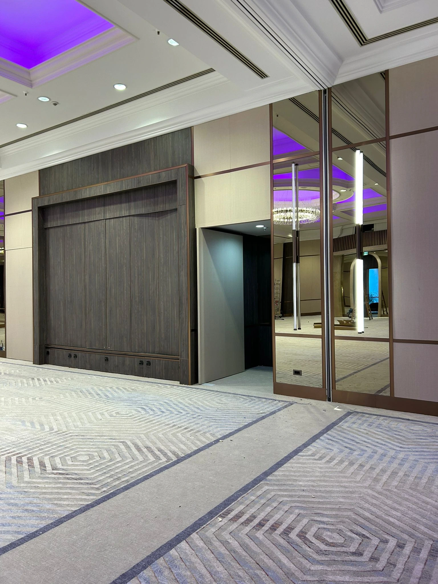Nameštaj po meri – zidne obloge i pregradna vrata u Hyatt Regency Belgradeu, prikaz 43