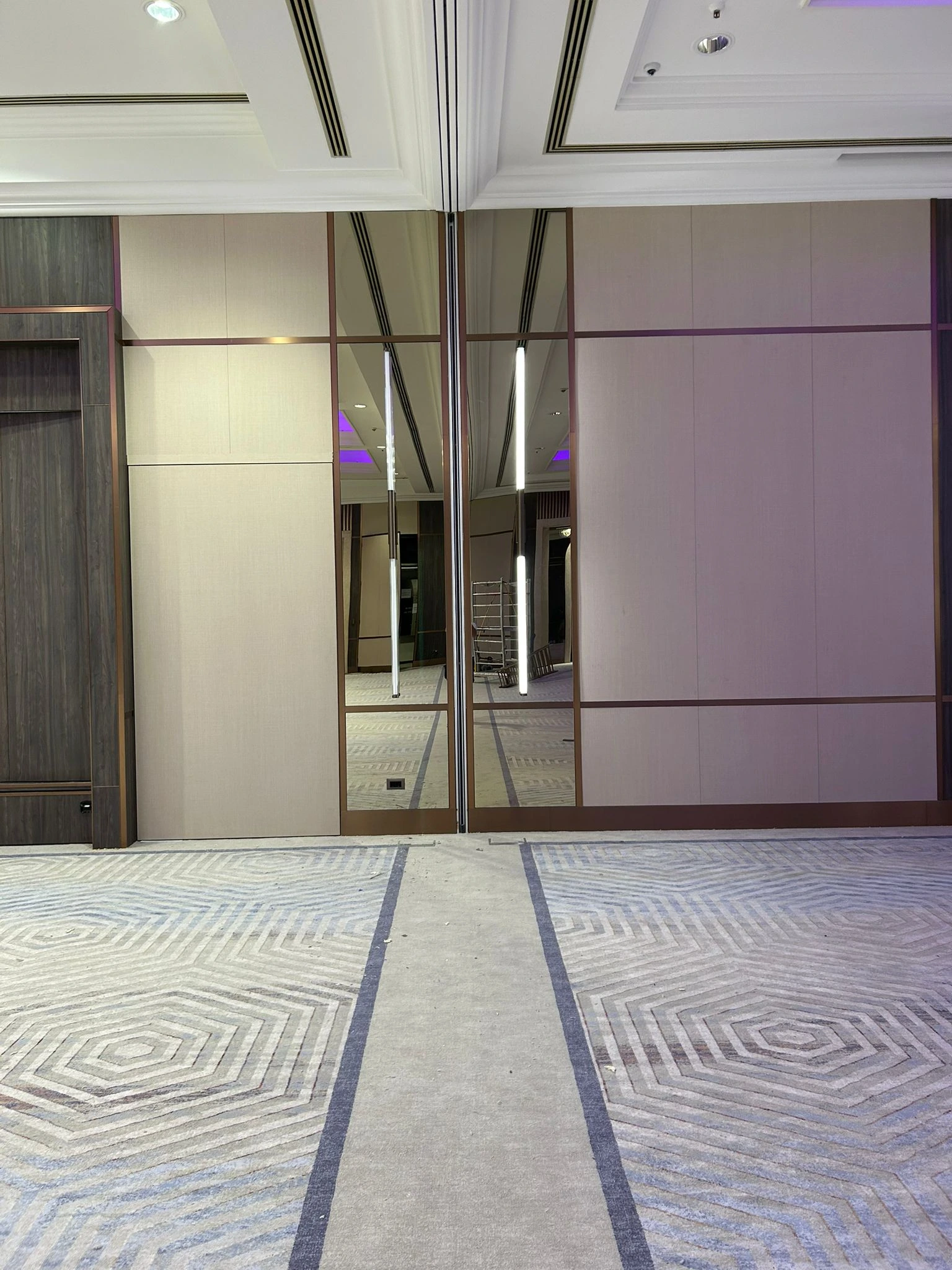 Nameštaj po meri – zidne obloge i pregradna vrata u Hyatt Regency Belgradeu, prikaz 48