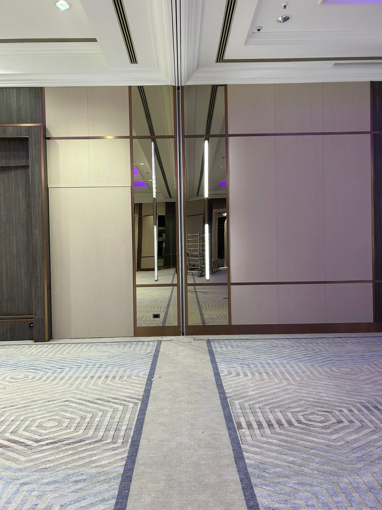 Nameštaj po meri – zidne obloge i pregradna vrata u Hyatt Regency Belgradeu, prikaz 49