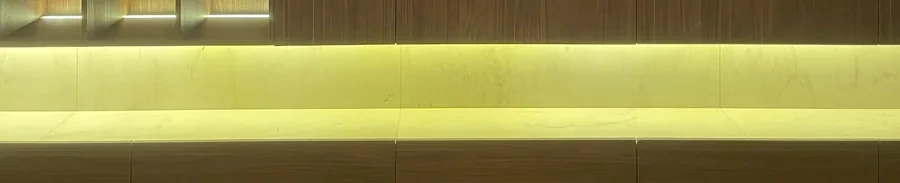 Svetla keramika za gornju površinu TV komode po meri