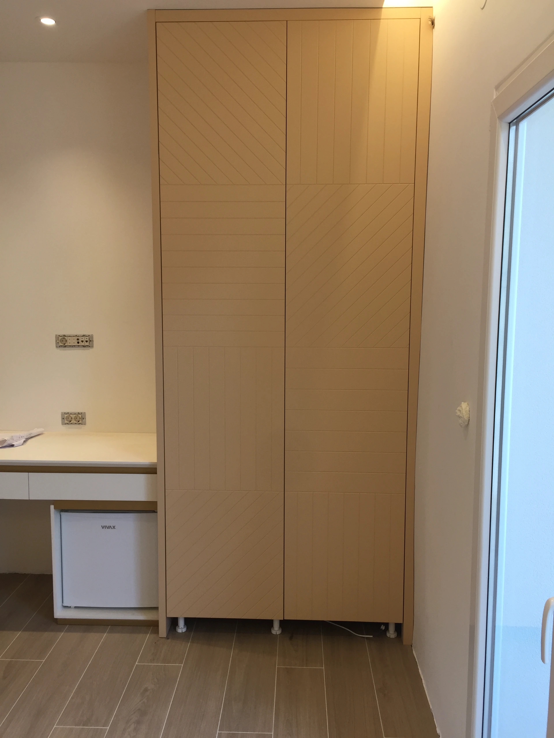 Namestaj po meri za mali hotel u Budvi - soba i ugradni elementi 30