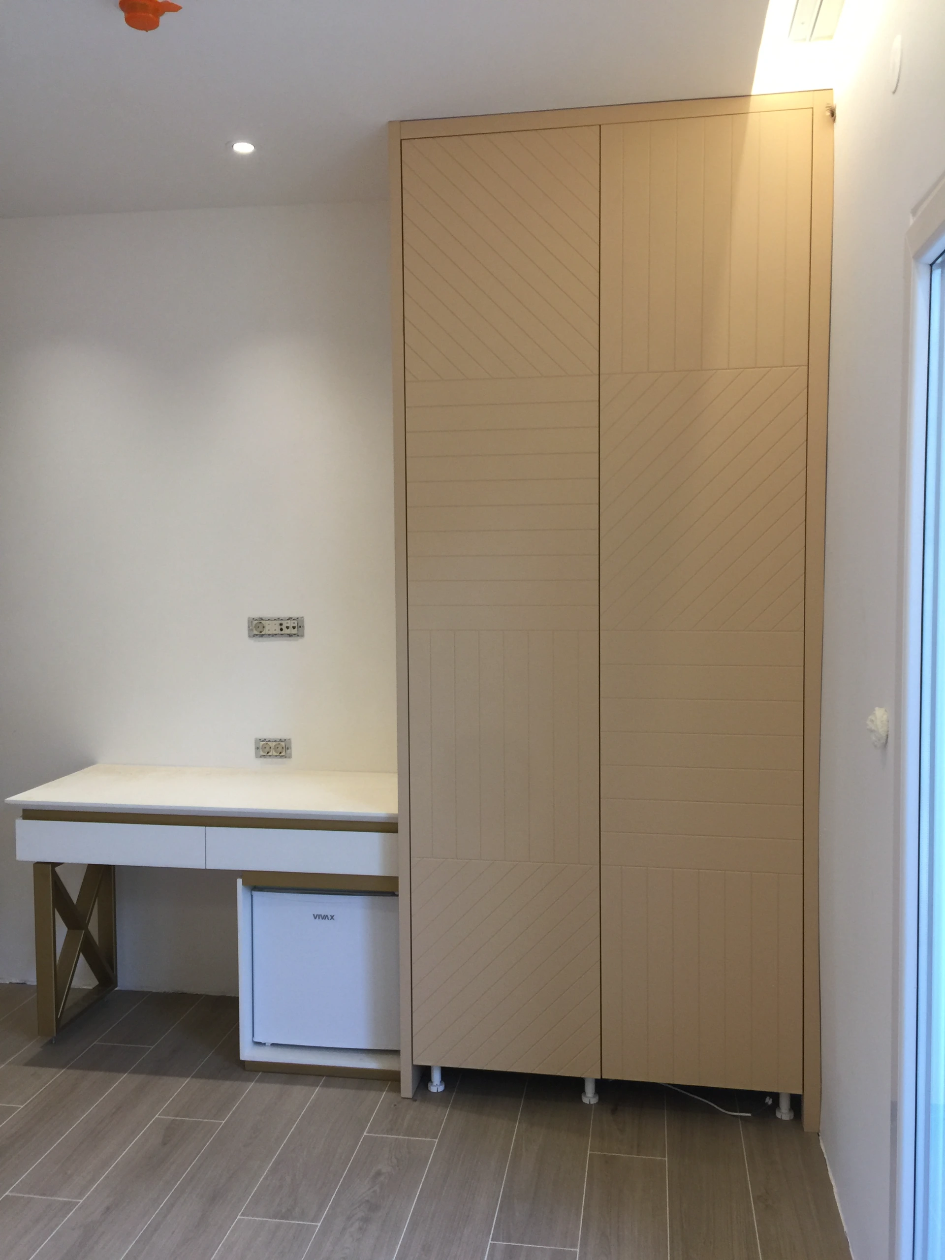 Namestaj po meri za mali hotel u Budvi - soba i ugradni elementi 31