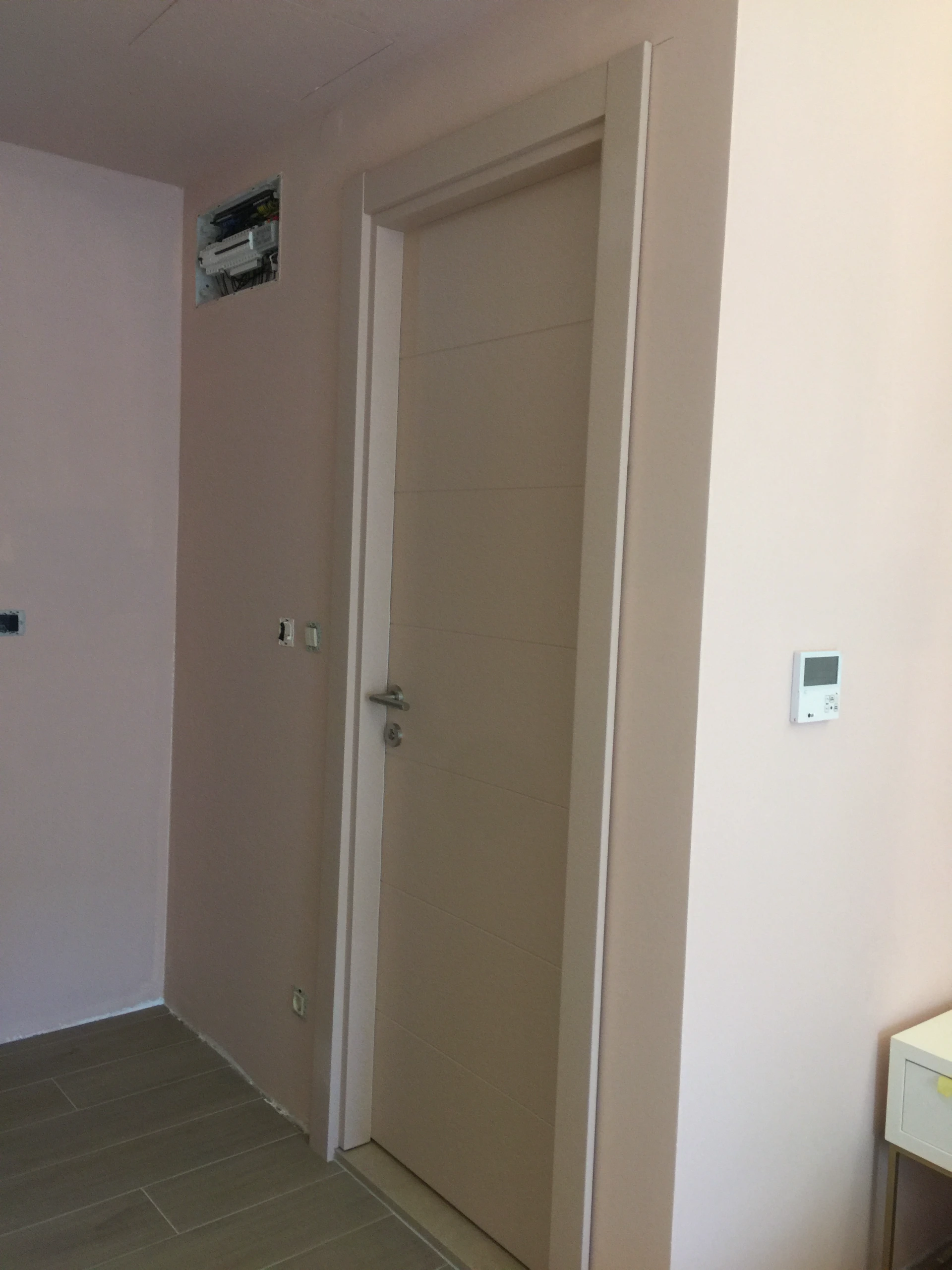 Namestaj po meri za mali hotel u Budvi - soba i ugradni elementi 35