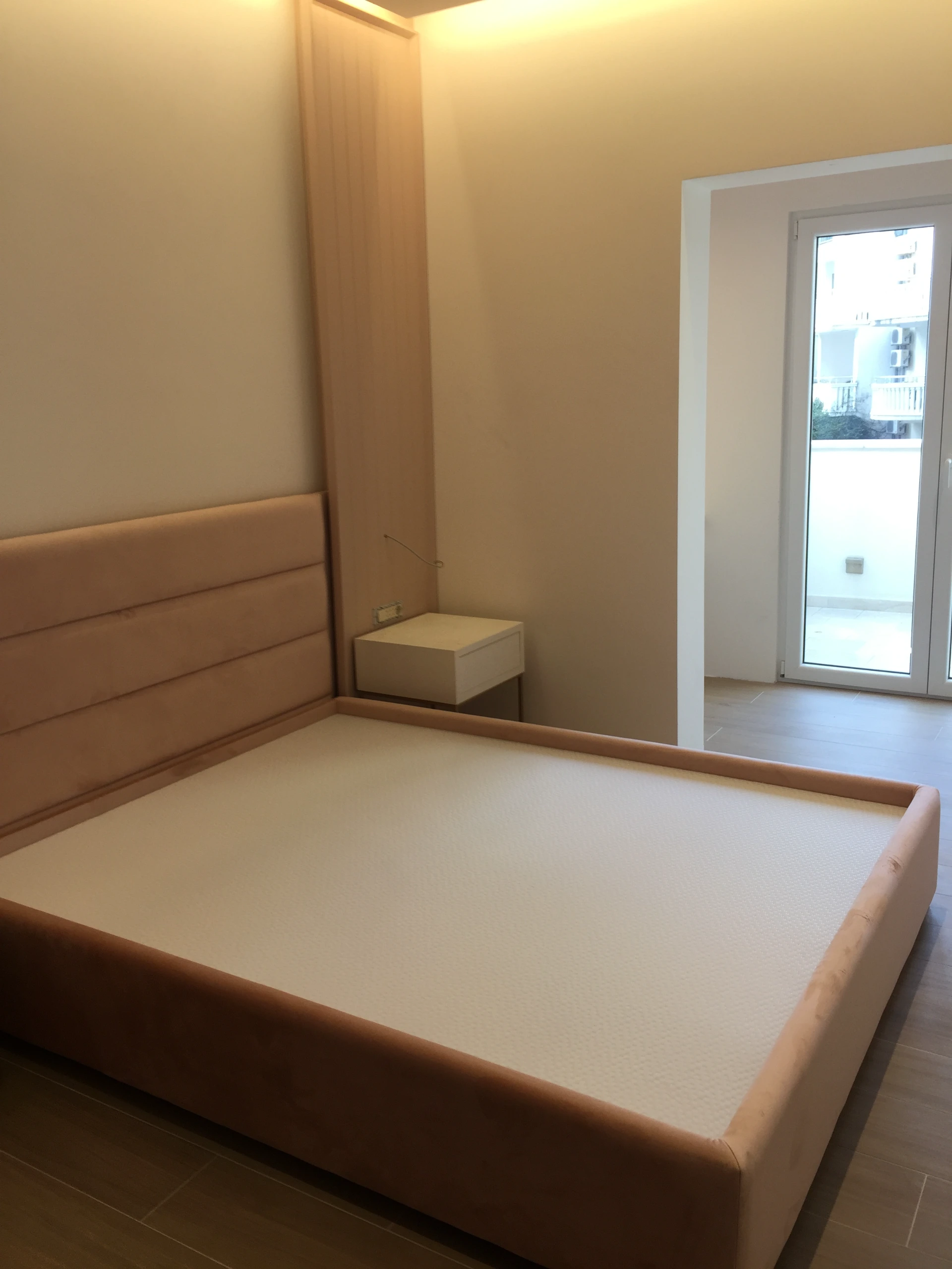 Namestaj po meri za mali hotel u Budvi - soba i ugradni elementi 36