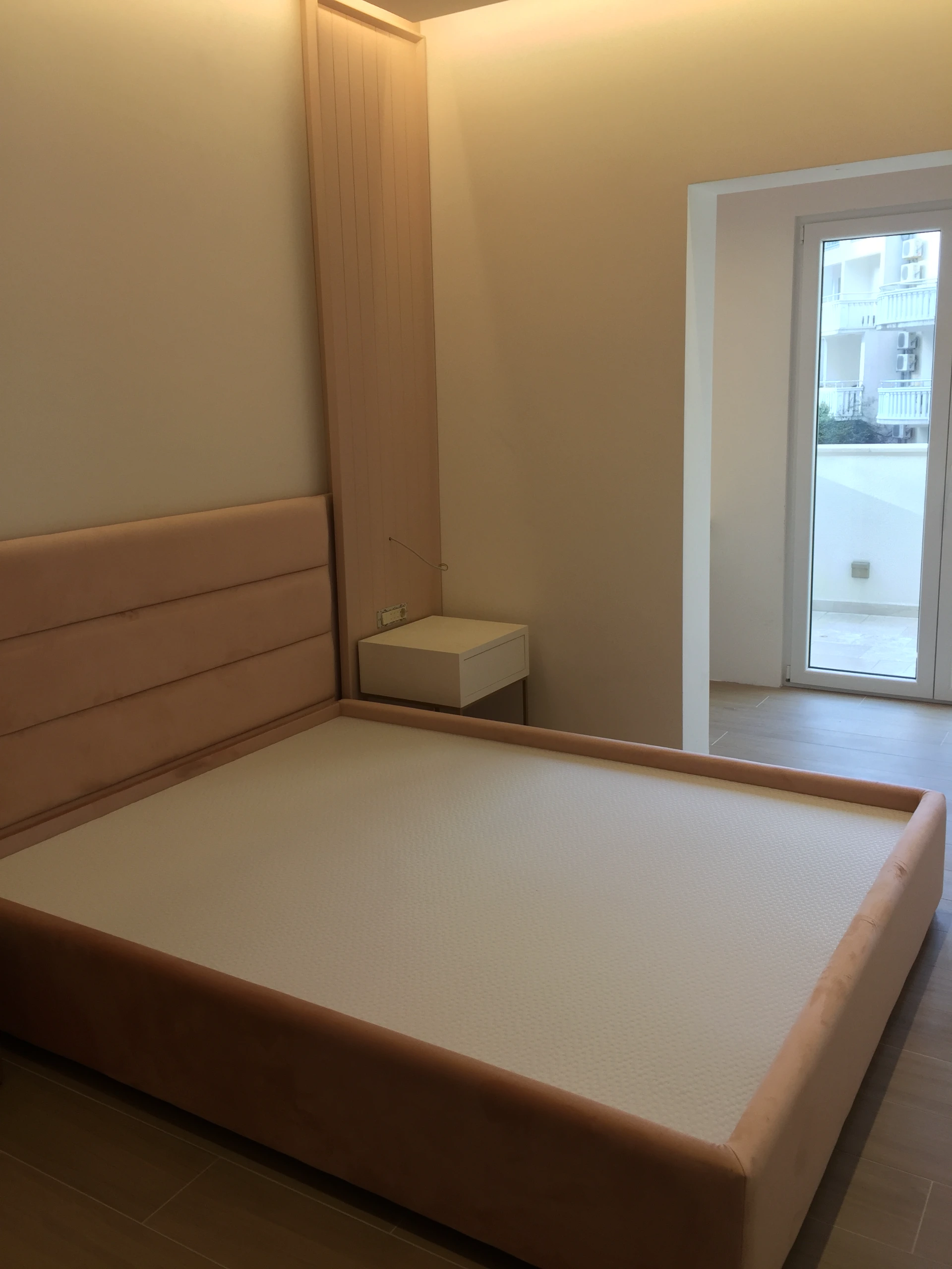 Namestaj po meri za mali hotel u Budvi - soba i ugradni elementi 37