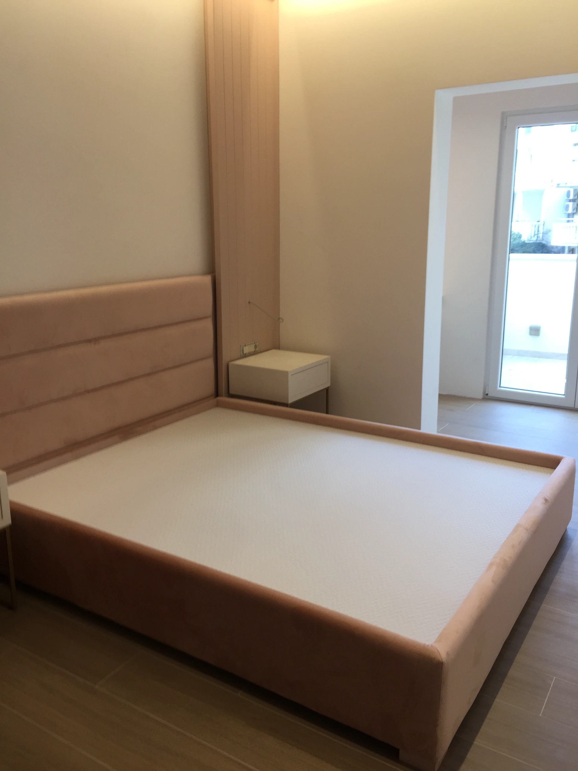 Namestaj po meri za mali hotel u Budvi - soba i ugradni elementi 38