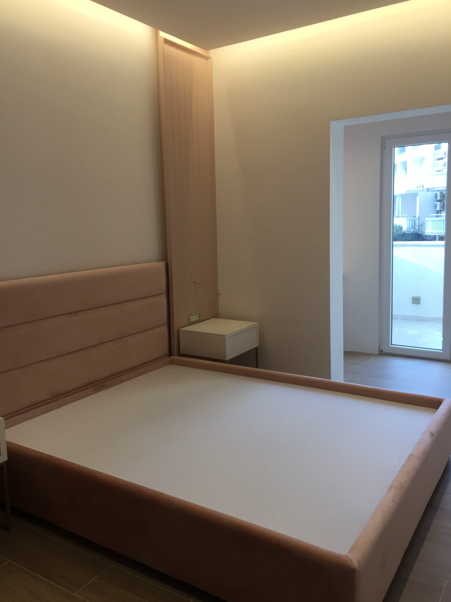 Namestaj po meri za mali hotel u Budvi - soba i ugradni elementi 40