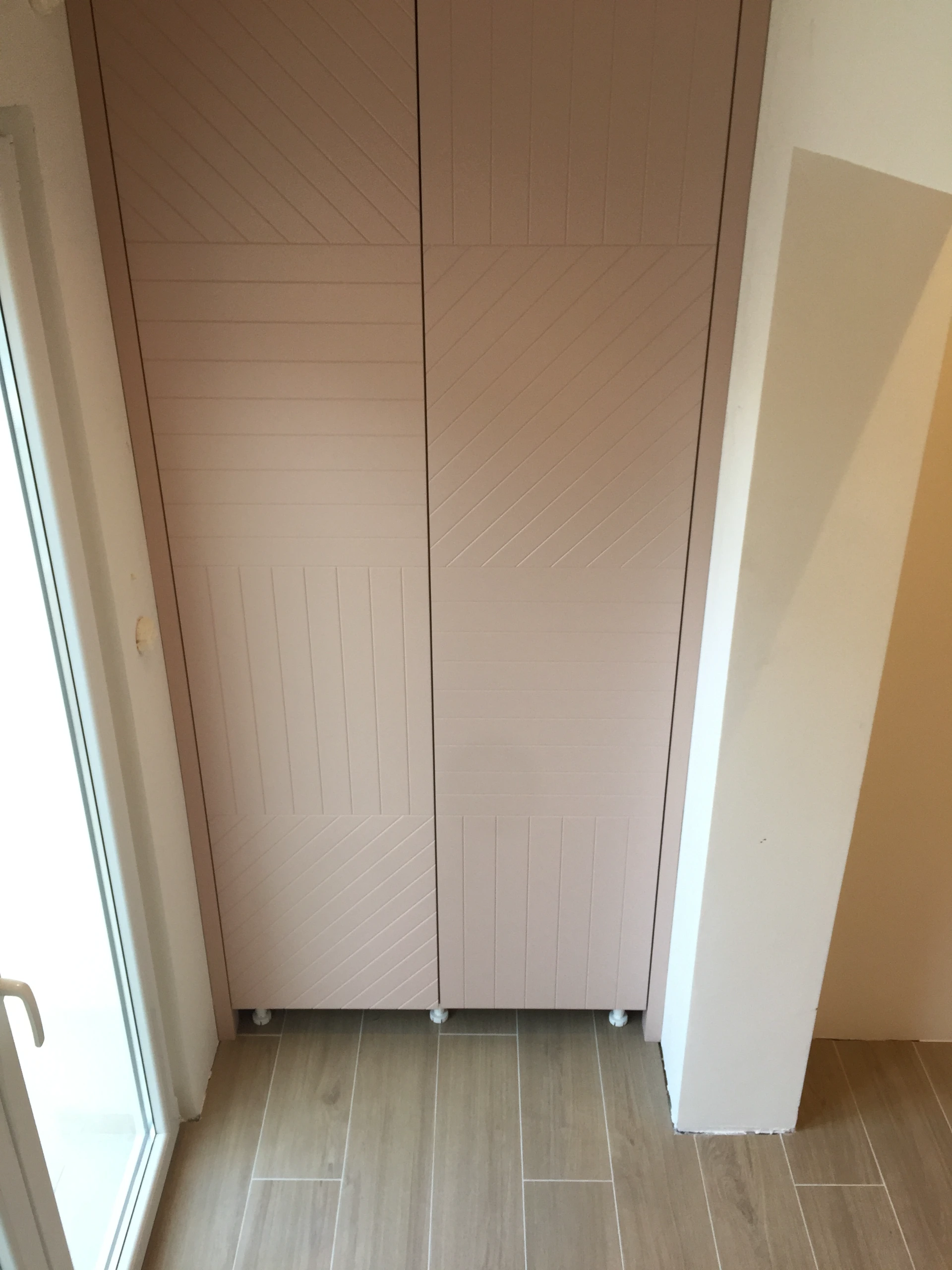 Namestaj po meri za mali hotel u Budvi - soba i ugradni elementi 45