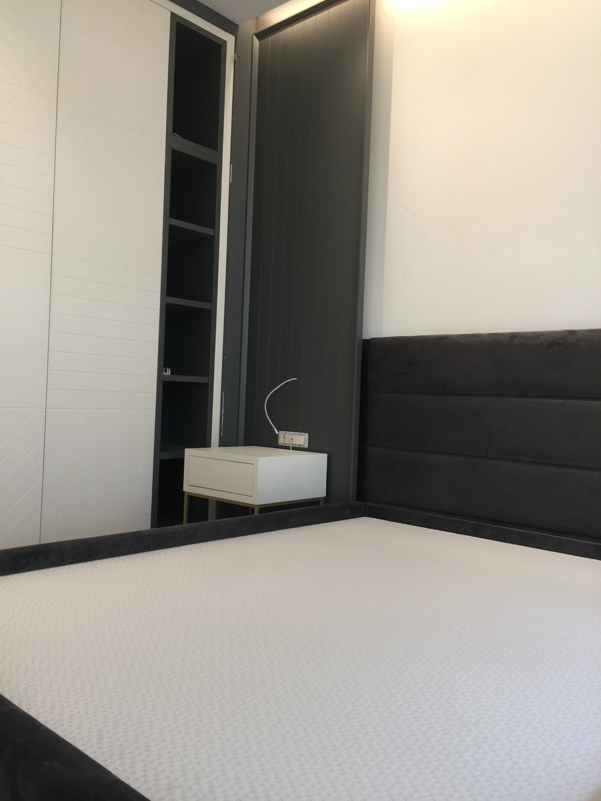 Namestaj po meri za mali hotel u Budvi - soba i ugradni elementi 71