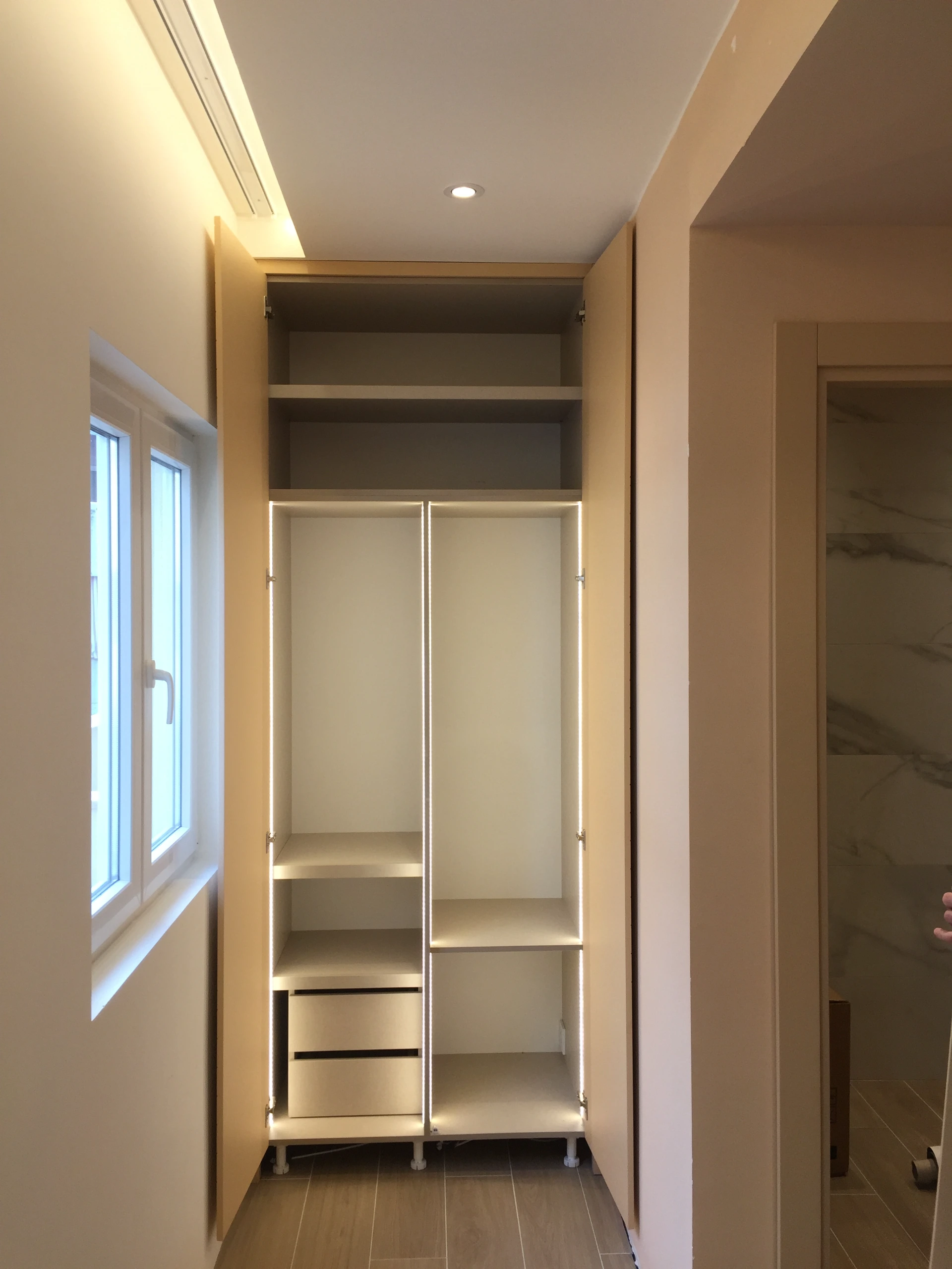 Namestaj po meri za mali hotel u Budvi - soba i ugradni elementi 78
