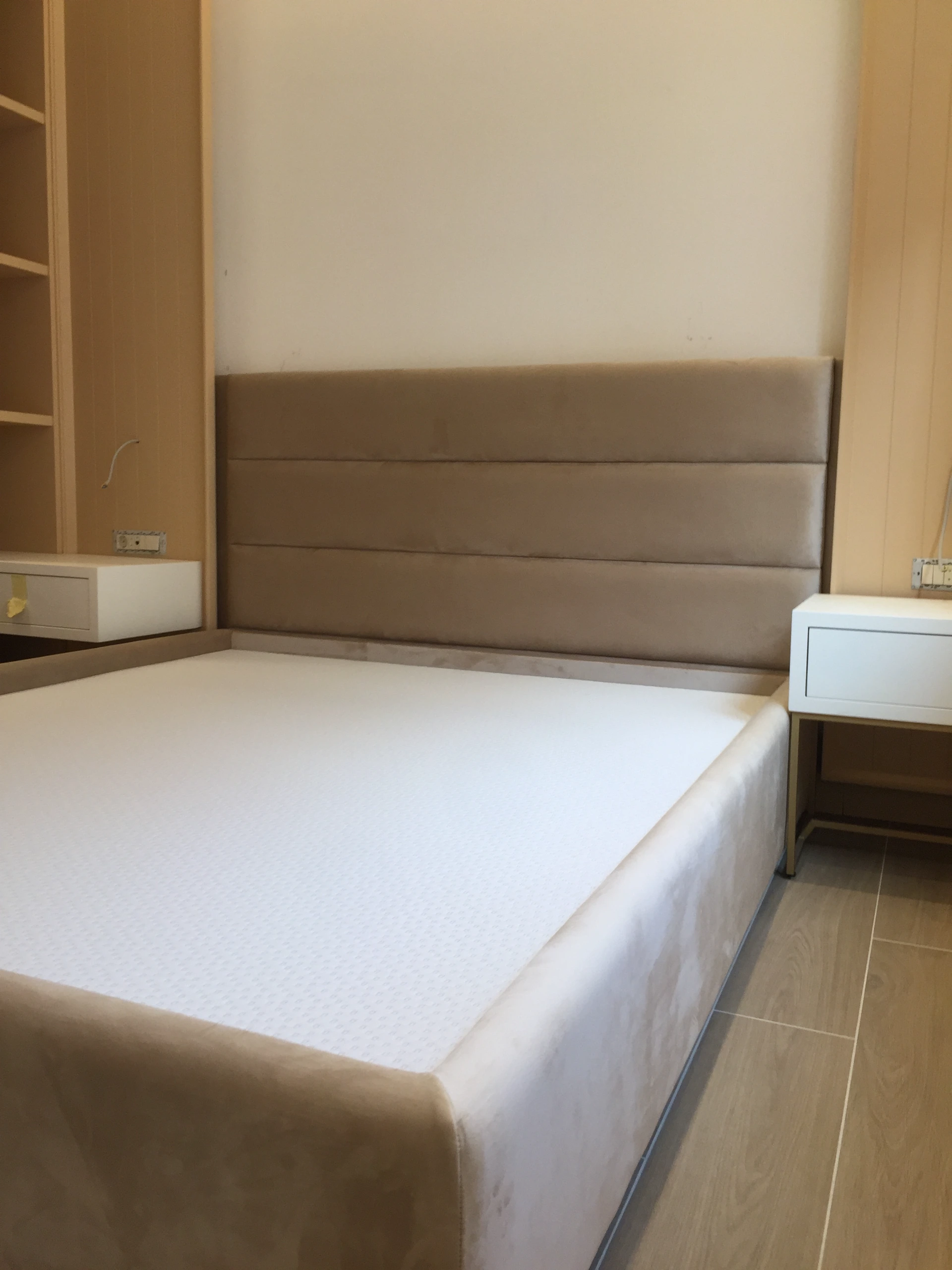 Namestaj po meri za mali hotel u Budvi - soba i ugradni elementi 81