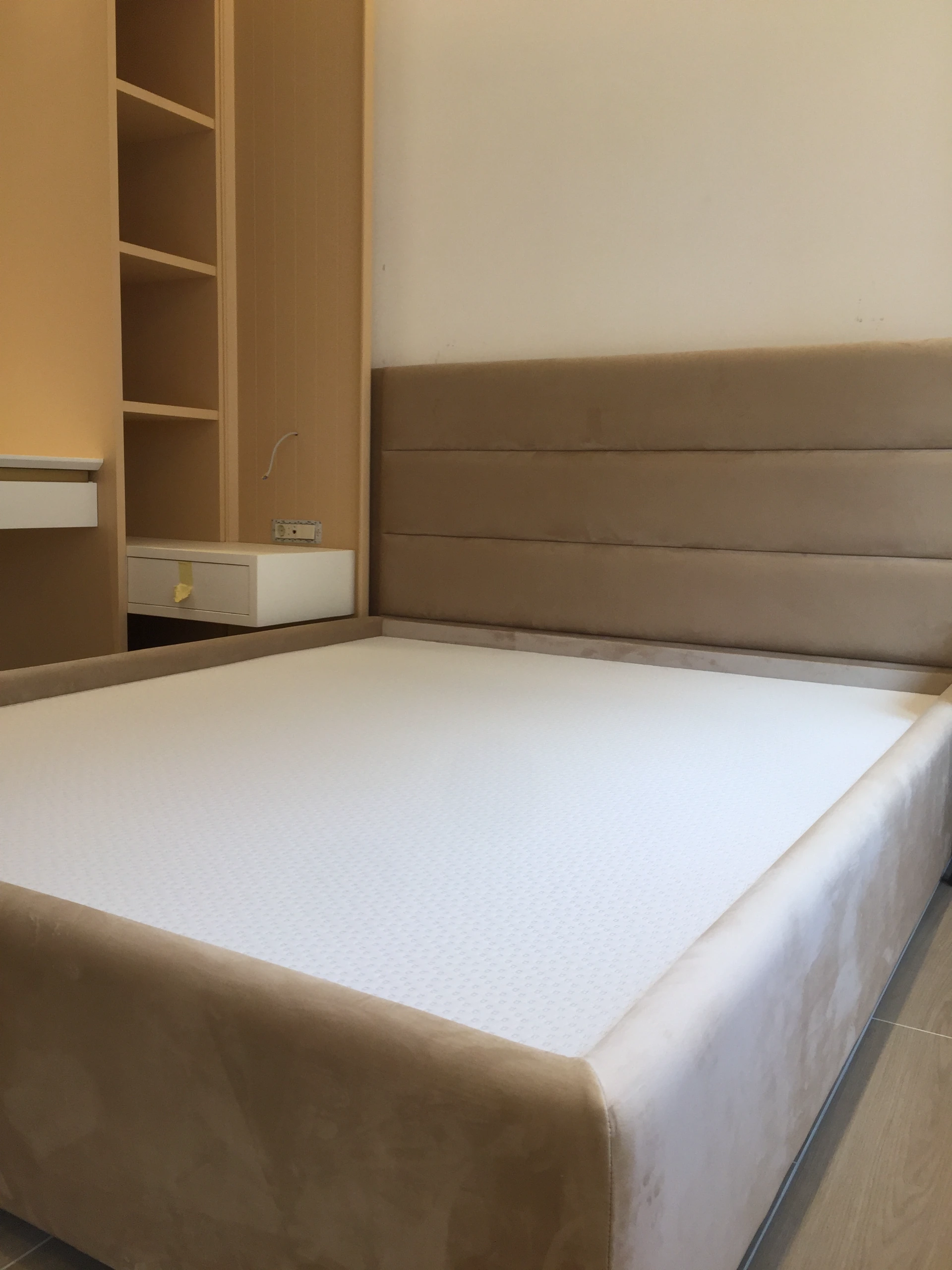 Namestaj po meri za mali hotel u Budvi - soba i ugradni elementi 82