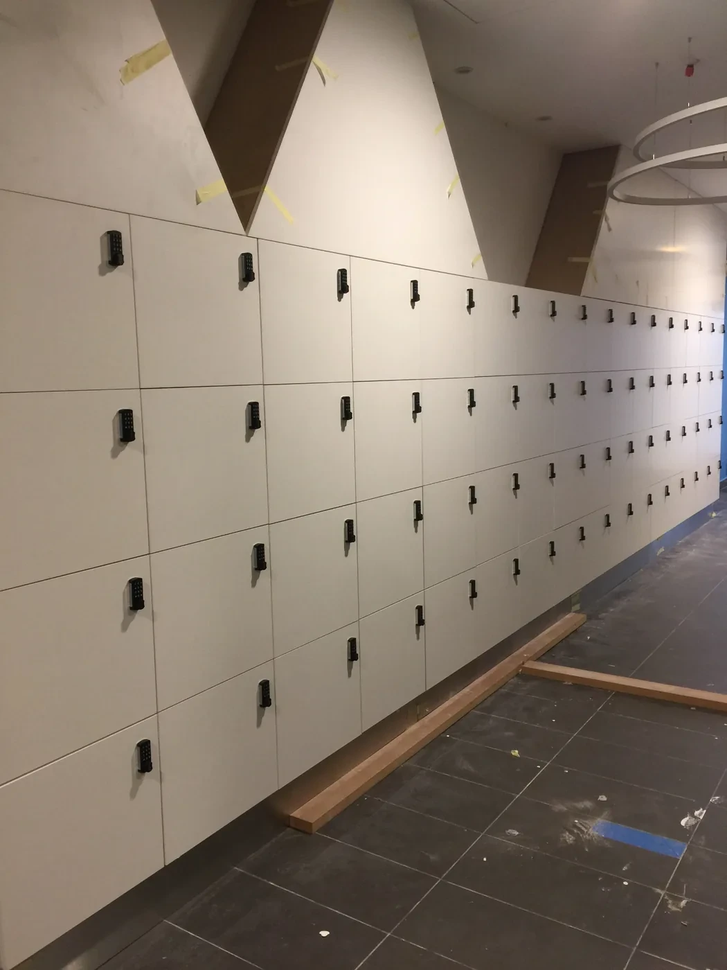 Garderobni plakari po meri u fazi izrade u BIG Shopping Centru Novi Sad