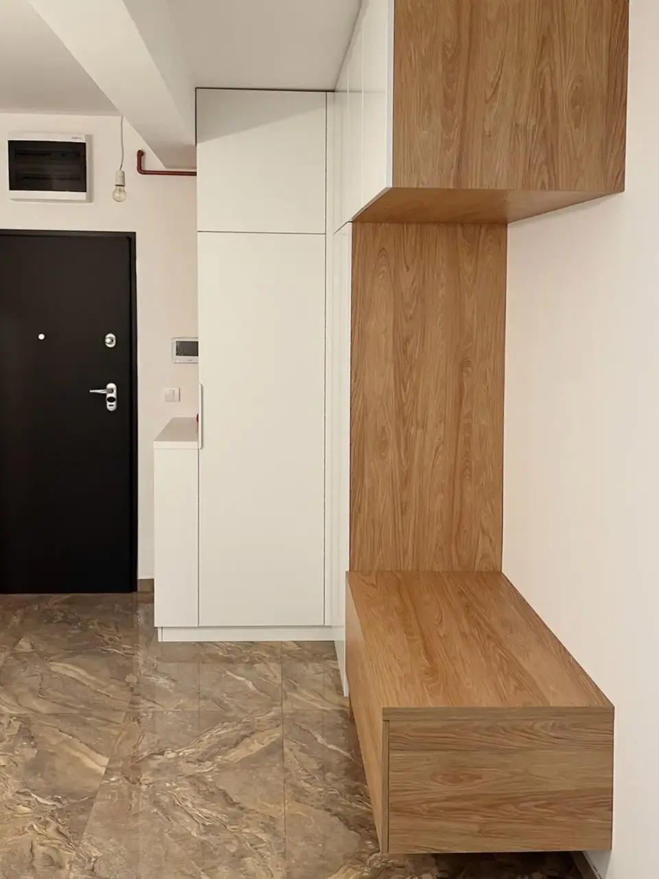 Plakari po meri za hodnik 1 - Akcent Nameštaj