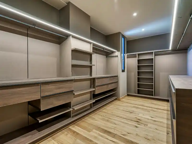 Garderoberi po meri pancevo - Akcent Nameštaj