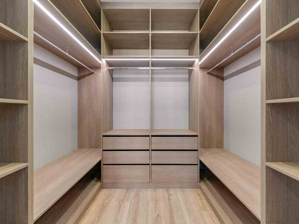 Garderoberi walk in closets - Akcent Nameštaj